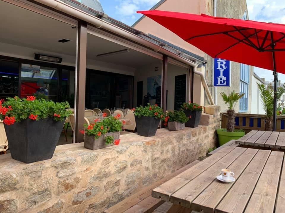 Le Trymen Hotel Saint-Guenole Exterior photo