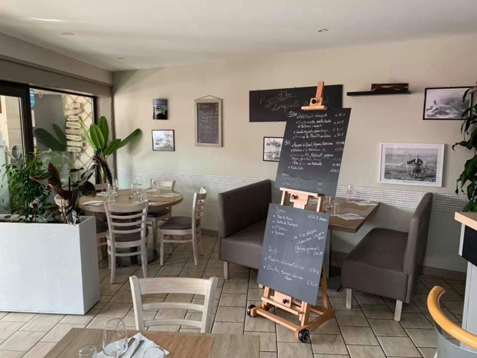 Le Trymen Hotel Saint-Guenole Exterior photo